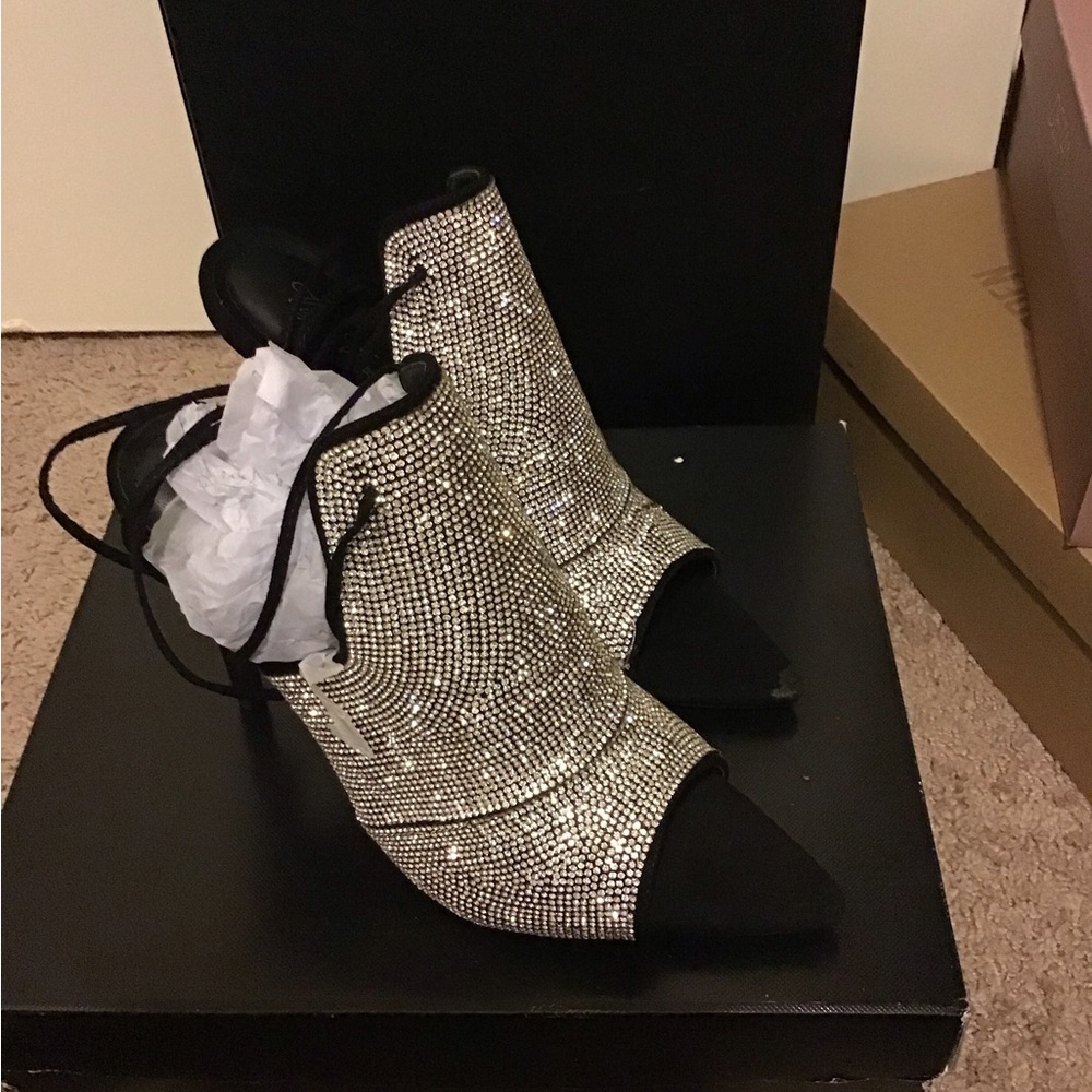 Elegant Black and Silver Women's Shoes